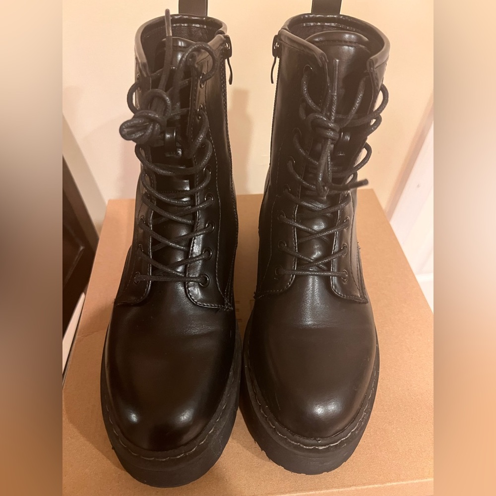 Steve Madden Black Bettyy  Booots